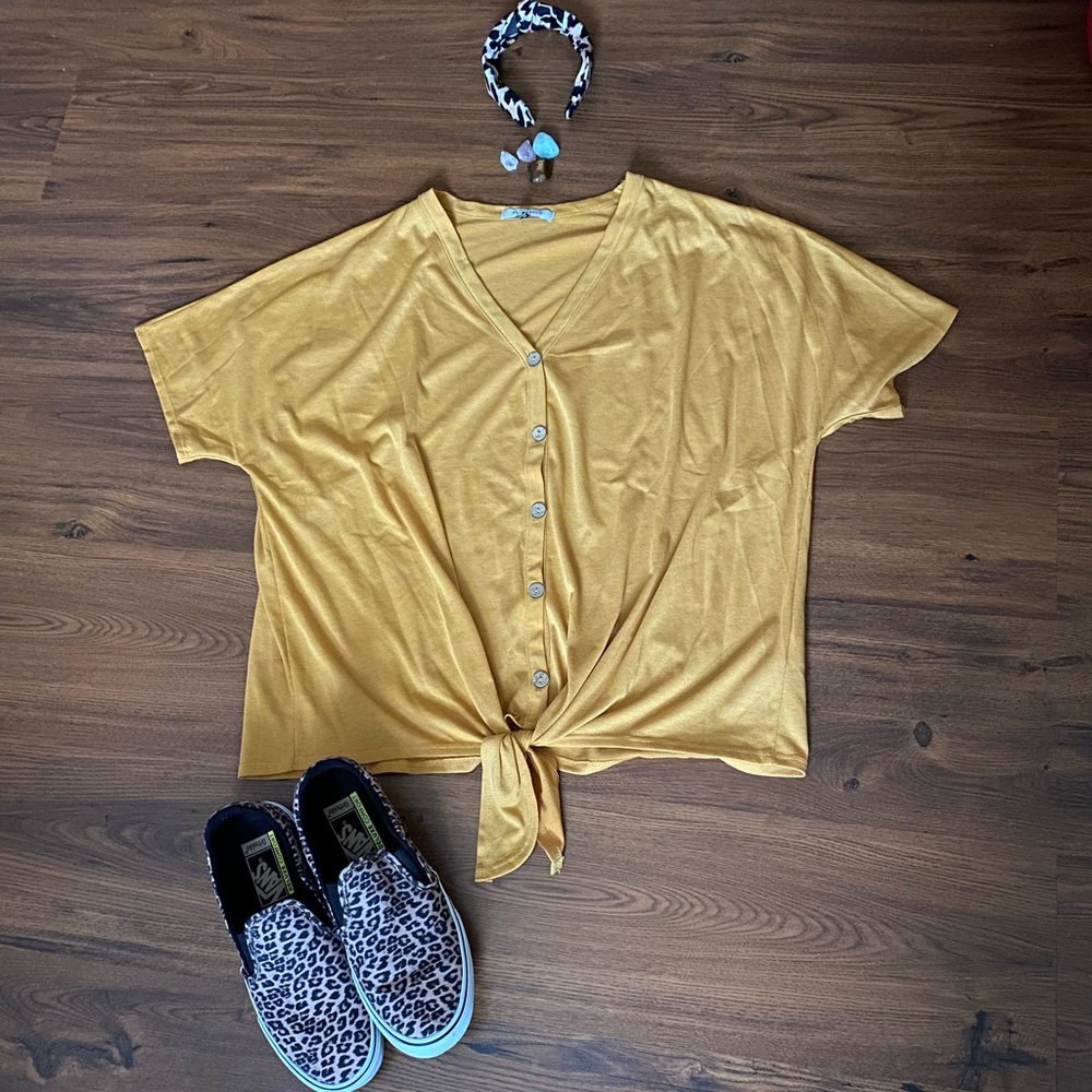 - Plus size midi top with front tie .(Mustard)